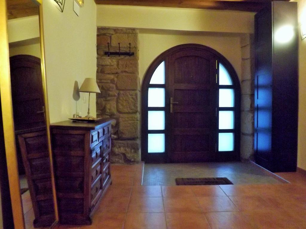 Gasthaus Casa Salto De Roldan Apiés Exterior foto